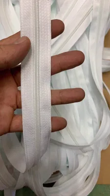 Dây kéo răng cước số 5 bán theo combo dài 5mét hoặc 10mét không có đầu kéo