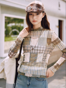 BY IHAPPY | Áo Thun Dài Tay Hình Caro Vintage Phù Hợp Cho Phụ Nữ