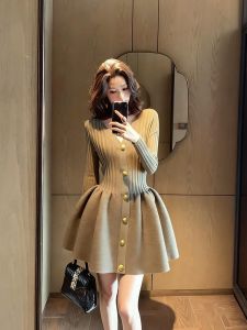 Elegant French Waist Accentuating Knitted Khaki Dress