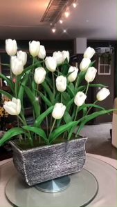 กระถางทิวลิปปลอม ดอกไม้ปลอมพร้อมกระถาง ดอกไม้ตกแต่งบ้าน