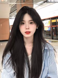 วิกผมยาวสีดําที่มีพื้นผิวระบายอากาศตามธรรมชาติสําหรับผู้หญิงสวมใส่ง่ายตรง 60 ซม. ลวดอุณหภูมิสูงด้าน