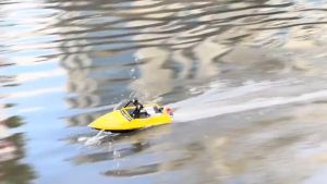 เรือบังคับ WL-917 Jet Ship เรือบังคับแบบเครื่องยนต์เจ็ท ไม่มีใบพัด ไม่มีหางเสือ ไม่กลัวต้องขยะจะติดเรือเวลาเล่น)แบต ลิโพ วิทยุ 2.4Ghz. (ส่งด่วน)