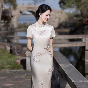 Elegant Pink Embroidery Cheongsam for Summer Wedding and Daily Wear