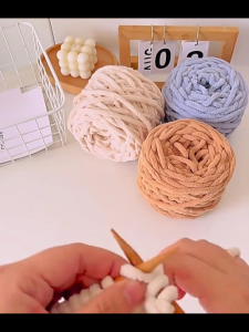 ไหมพรมเส้นหนา  น้ำหนัก100กรัม ด้ายบาร์น้ำแข็ง เนื้อนุ้ม ถักมือ DIY พร้อมส่งจากไทย