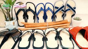 Dép chiếu Hương Quế DCQ-11 làm bằng lụa tơ tằm vải cotton hoặc chất liệu vải khác có đính hạt cườm trang trí tô điểm cho đôi chân bạn nữ thêm xinh