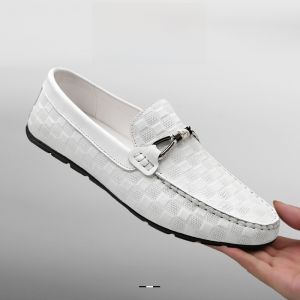 รองเท้าลำลองหนังแท้ DCK สำหรับผู้ชาย ฤดูใบไม้ร่วง รองเท้าลำลองสีขาว รองเท้าหนังสวมสบาย สวมใส่สบาย รองเท้าเดินทางแบบสวมสบาย