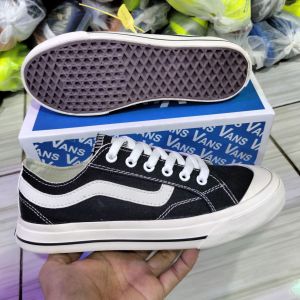 Sepatu Pria Wanita Anak Anak Dan Dewasa Terbaru 2023/Sepatu Terkeren Berkualitas Dan termurah/Sepatu Old Skool Premium/Sepatu Vansghupa Hitam Putih Sekolah/Sepatu Olah RAga Untuk Lari/Promo Sepatu Termurah Model Terbaru COD// Sepatu Trend Model Terlaris
