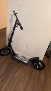 สกู๊ตเตอร์ขาเตะพับได้พร้อมระบบดูดซับแรงกระแทก สำหรับผู้ใหญ่และวัยรุ่น พร้อมล้อยางลมขนาดใหญ่ 12 นิ้ว