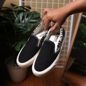 Brick Mansions - Slip On Mission Side Paisley Black White Sepatu Sneakers Casual Pria Wanita