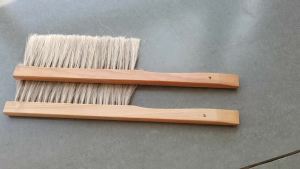 Beekeeping Tools Wood Honey Brush Wasp Bee Sweep Beekeeping Equipment Horse Tail Hair New Bee Brush For Cleaning Apiculture