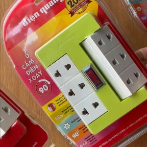Ổ Cắm Xoay 90° Điện Quang ĐQ ESK RT 6GW (6 Lỗ màu xanh lá trắng)