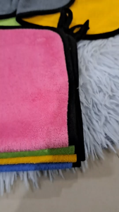 ผ้าเช็ดรถ ไมโครไฟเบอร์ ซับน้ำได้ดี ผ้านุ่ม คุณภาพดีเยี่ยม ขนาด 30x40 ซม.มีหูแขวน