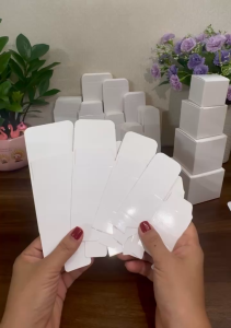 Combo 100 cái Hộp giấy vuông (trắng nâu) đựng quà tặng phụ kiện thời trang mỹ phẩm