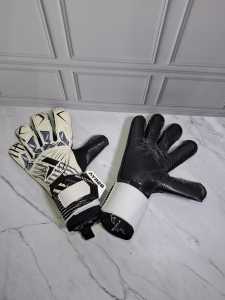 Sarung tangan kiper Ayres Alta terbaru buat dewasa lengket