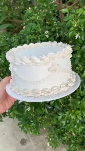 Bánh mô hình chụp ảnh tone trắng kem siêu đẹp