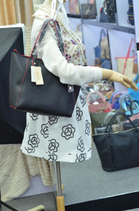 Large Capacity Tassel Trimmed Student File Bag Womens Shoulder Handbag Trendy Tot Bag Soft PU Leather Zipper Closure Casual