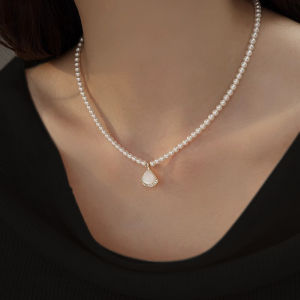 French Style Mother of Pearl Skirt Pendant Pearl Necklace Choker