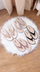 ABOUT-U รองเท้าเพื่อสุขภาพ รองเท้าแตะสวม หูคีบ ผ้าแก้ว เงาวาวสไตล์มินิมอล 944-01