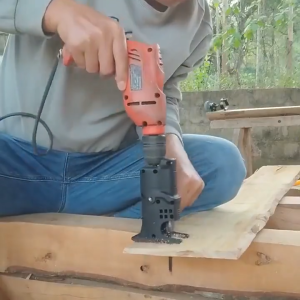 หัวแปลงสว่านเป็นเลื่อยเลื่อยชักใบไฟฟ้าเจาะ To Jig Sawในครัวเรือน เลื่อยแบบพกพางานตัดไม้เครื่องมือ ส่งใบเลื่อยสามใบ หัวเลื่อยลูกโซ่