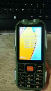 YeeMI Q9 แบตเตอรี่ขนาดใหญ่ 4 ซิมการ์ดภาษา King โทรศัพท์ 2G เครือข่าย 3.5 นิ้วหน้าจอ HD ปุ่มขนาดใหญ่ โทรศัพท์มือถือ