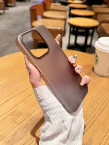 Ultra-Thin Matte Phone Case for 14 pro Max Simplicity High-End Feel Halftone Dust-Proof PC Material Environment-Friendly