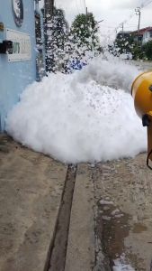 เครื่องยิงฟอง ซีรีส์ สงกรานต์ สวนน้ำ สระว่ายน้ำ เครื่องปรากฏหน้า ผู้ชาย 2-5 ชั่วโมง เครื่องยิ่งฟอง LM-1000 Party Foam Machine