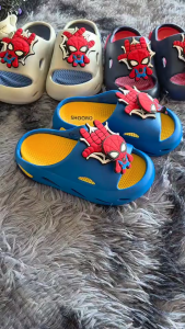 รองเท้าจิบิหมุนได้ลายสไปเดอร์ แบบสวม C-B310A-4