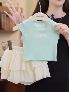 ชุดเสื้อกั๊กและกระโปรงทรงเค้กสำหรับเด็กผู้หญิง ชุดฤดูร้อน 2025 ชุดเด็กสไตล์เกาหลี ชุดสองชิ้นที่สวมใส่ได้หลากหลาย