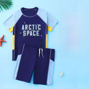 Childrens Two-Piece Swimming Suits Sunscreen Thermal Bathing Suits for Boys Polyester Fiber Swimwear for Kids And Teens