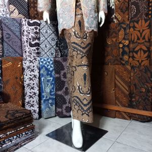 Jarik Pengantin dan Keluarga Pengantin Motif Romo Ukel