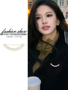 Elegant Smiling Face Brooch Pin Womens 2025 New Fixed Suit Sweater Waist Cinch Fashion High-End Lightweight Luxury Accessory