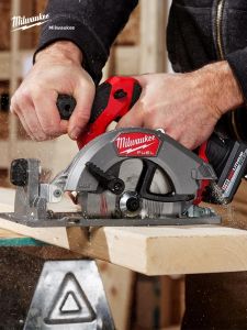 Milwaukee | Cordless Brushless Circular Saw 140mm