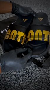 Rootly - Sandal Slide On Pria Front Gold