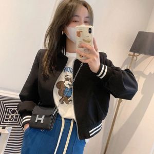 เสื้อแจ็คเก็ตเบสบอลสไตล์อเมริกันสำหรับผู้หญิงไซส์เล็ก ฤดูใบไม้ผลิและฤดูร้อน สไตล์ลำลอง แฟชั่น 3 มิติ วัสดุโพลีเอสเตอร์