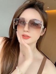 GUK Kacamata Pantai Bingkai Persegi Untuk Wanita Hitam Anti UV Tanpa Bingkai Bentuk Persegi Frame Logam COD