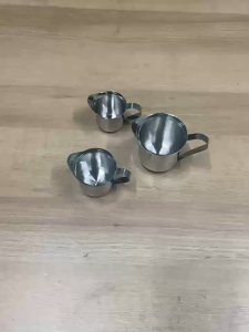 ส่งจากกรุงเทพท้องถิ่น เหยือกตีฟองนม/เหยือกนม สแตนเลส ขนาด2/3/5/8oz สำหรับทําฟองนม/กาแฟ/ลาเต้ art ใช้ในห้องครัว/คาเฟ่ สินค้าในไทย พร้อมส่งทันที