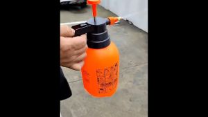 Bình Xịt Rửa Xe Hơi Ô Tô Dung Tích 2 Lít Chất Liệu Nhựa PP PE Có Nén Khí Tạo Lực Phun