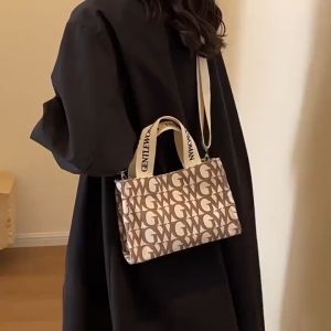 【COD - Clearance Sale】Gentlewoman Large Capacity Letter Canvas Bag Commuting Tote Bag