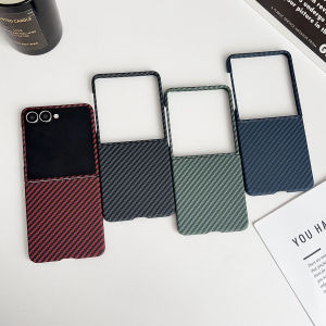 Fake Carbon Fiber Z Flip 7 Magnetic Case Back Cover Wireless Charging Samsung Galaxy Z Flip7 Casing All-Over Print Matte Anti-Drop Durable Hard PC Plastic Phone Case Accessories