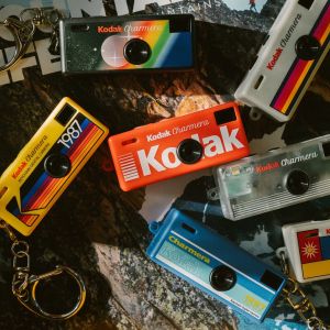 Kodak | Kodak Charmera Keychain Digital Camera 1987 with Flash 35MM/F2.4 Mini Digital Camera 6 Colors Random Color Camera for Gift