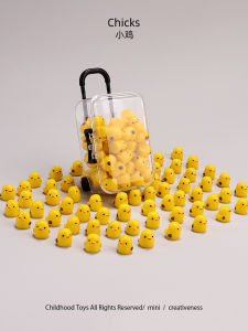 ของเล่นรูปไก่สีเหลืองขนาดเล็ก ดีไซน์สร้างสรรค์ รูปแบบเหมือนจริง ใช้เล่นบทบาทสมมติ ตกแต่งบ้าน ของขวัญสำหรับเด็ก ตุ๊กตาสัตว์แบบนิ่ง ทำจากพลาสติก