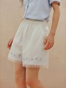 INMAN | Floral Lace High Waist Short Pants