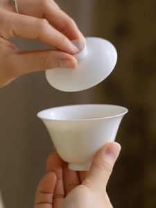 Yisi Hall White Porcelain Tea Bowl Handmade Thin-walled Ceramic Gongfu Tea Brewing Small Size Tea Brewing Device