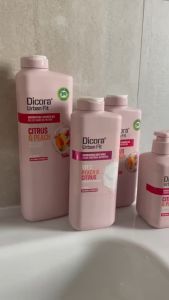 Bộ sưu tập sữa tắm và dưỡng thể chiết xuất thảo dược trái cây và các loại hạt Dicora Urban Fit chăm sóc da toàn diện - Chai 400ml