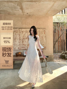ชุดเดรสยาวคอวีแขนกุดผ้าโปร่งสีขาว ชุดเดรสยาวเอวสูงสำหรับผู้หญิงในฤดูร้อน ชุดเดรสยาวเอวสูงสวยงามพิเศษ
