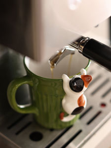 Ceramic Cat Cup: A Unique Tea Drinking Experience