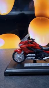 Diecast Miniatur Mainan Motor Gede Moge Honda Gold Wing Besi Metal Aktif Suspensi