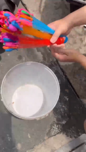 Sét đồ chơi Bộ 111 bong bóng nước chùm Thiết kế tiện lợi kiểu dáng xinh xắn