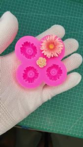 287# DIY Little Daisy Earrings Silicone Mold 3D Chrysanthemum Clay epoxy resin Accessories Silicone Moulds Chocolate cake Molds