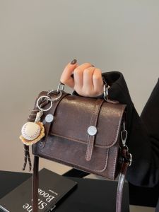 Fashionable Retro Womens Mini Shoulder Crossbody Bag Stylish Small Square Handbag Versatile Handheld Bag for Casual Occasions